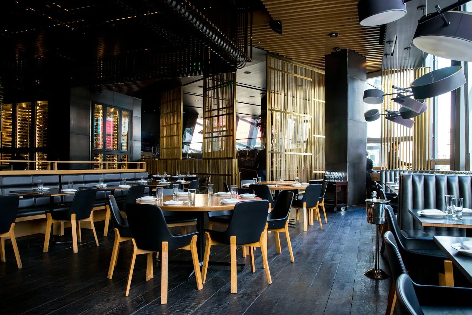 Elegantes Restaurant Interieur der Trattoria Lumière
